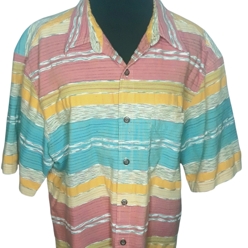 The Territory Ahead Men's XLarge Short Sleeve Button Shirt Multicolor Stripes.
